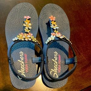 Skechers Yoga Foam Navy Sandals
